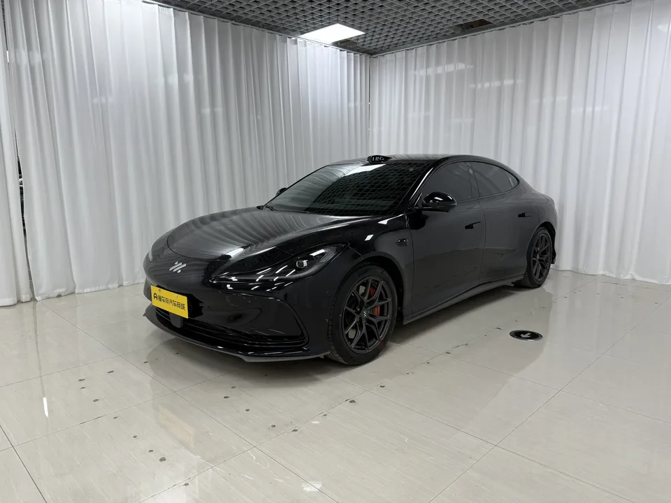 Zhiji L6 2025