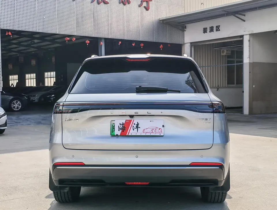 Geely Galaxy Starship 7 EM-i Galaxy Starship 7 EM-i 2025 120KM Exploration+ Edition 2025 — миниатюра 2