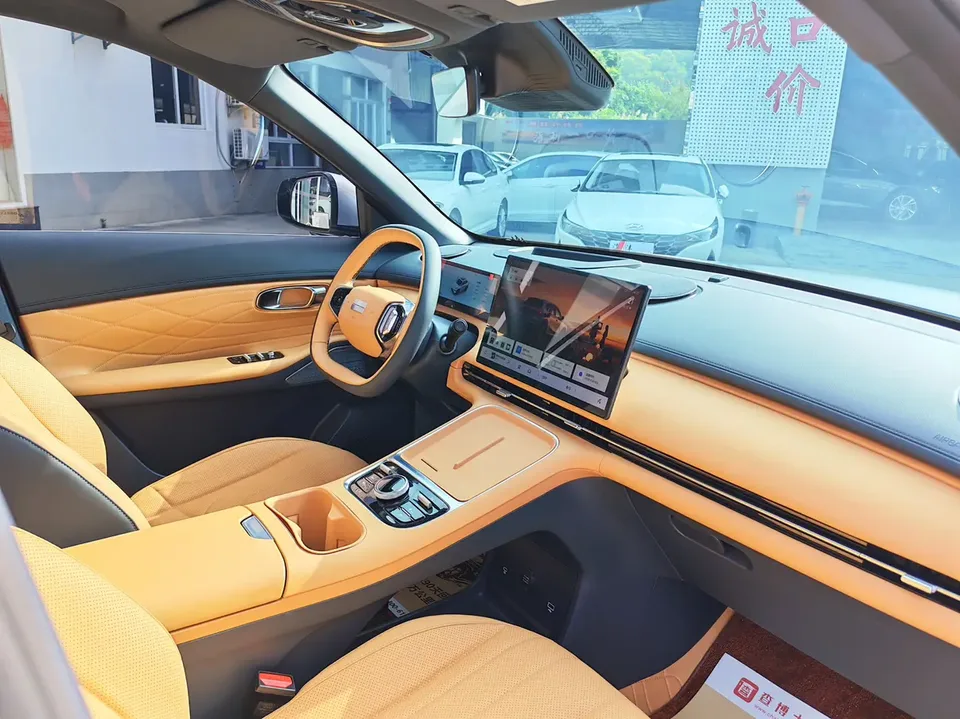 Geely Galaxy Starship 7 EM-i Galaxy Starship 7 EM-i 2025 120KM Exploration+ Edition 2025 — миниатюра 5