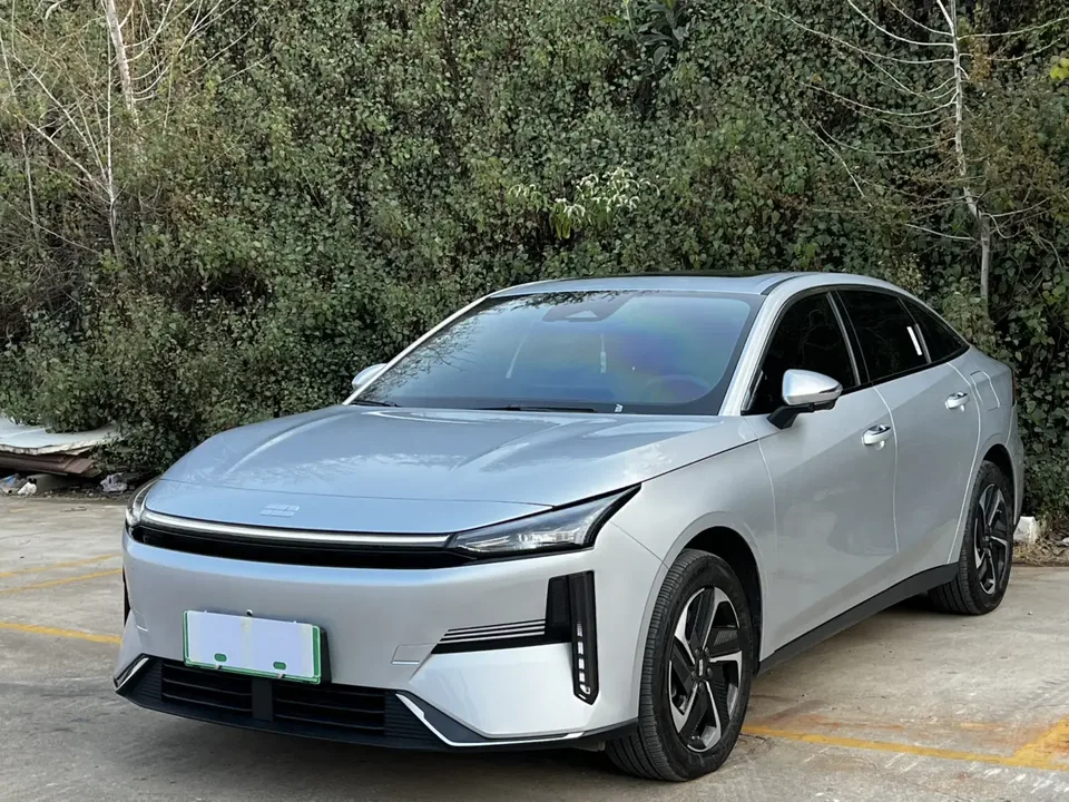 Geely Galaxy L6 2025