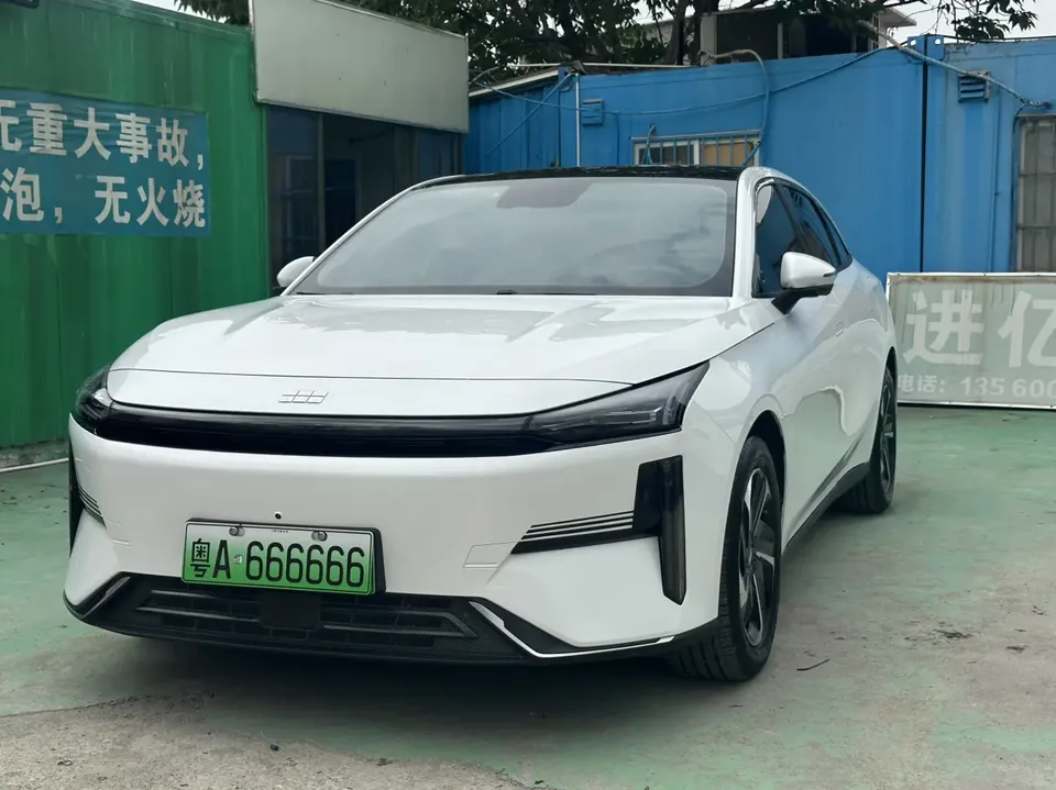 Geely Galaxy L6 2024