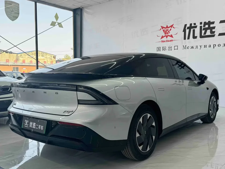 XPeng P7+ long-range Max 2025 — миниатюра 2
