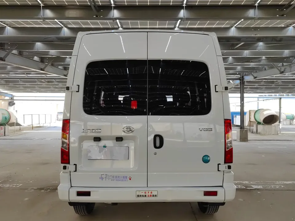 Datong Xintu V80 PRO 2.0T 9AT Aoyuntong short-axis mid-top 147Ps 7-9 seats 2025 — миниатюра 2