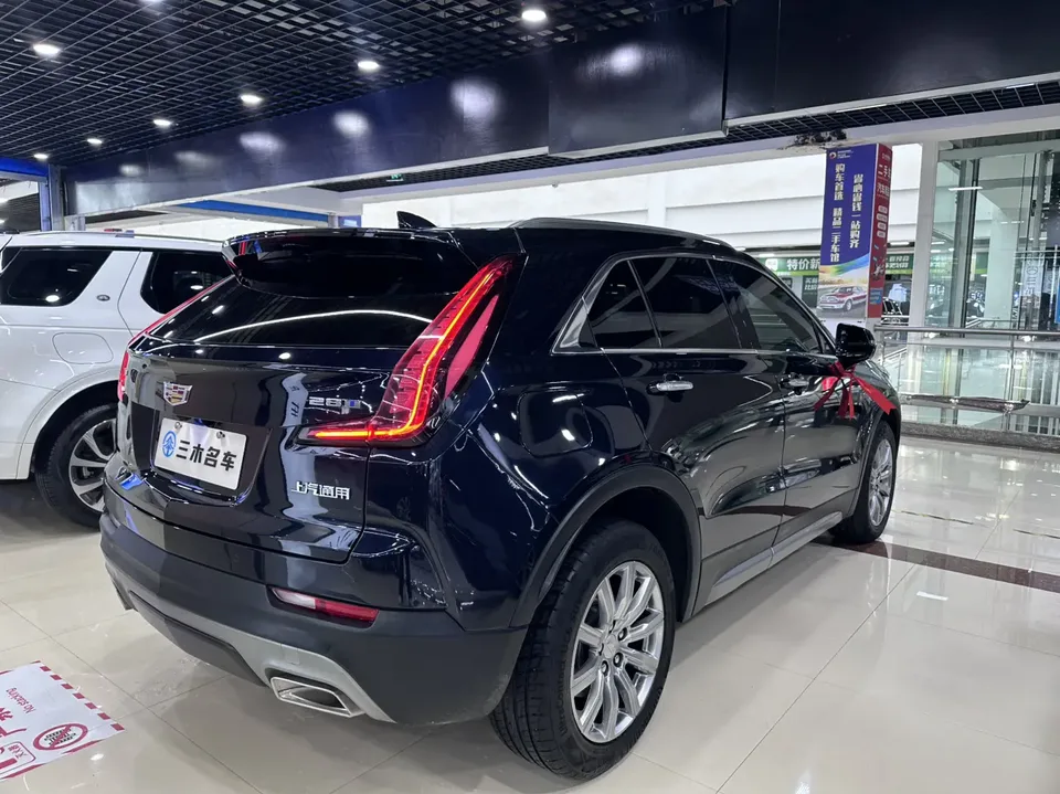 Cadillac XT4 Cadillac XT4 2022 28T two-wheel drive luxury model 2023 — миниатюра 2