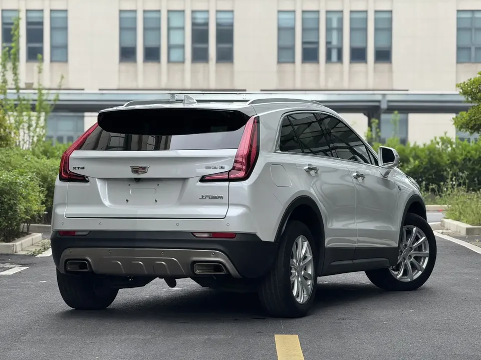 Cadillac XT4 Cadillac XT4 2022 28T two-wheel drive fashion model 2022 — миниатюра 4