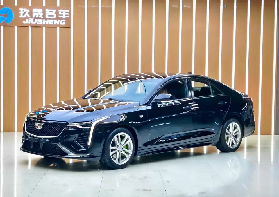 Cadillac CT4 2022