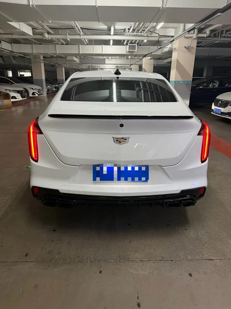 Cadillac CT4 28T luxury model 2022 — миниатюра 2