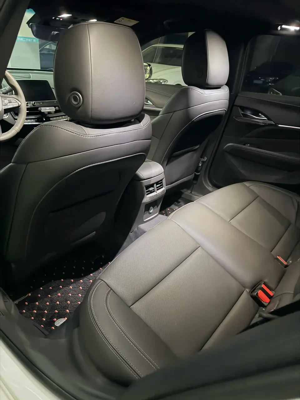 Cadillac CT4 28T luxury model 2022 — миниатюра 3