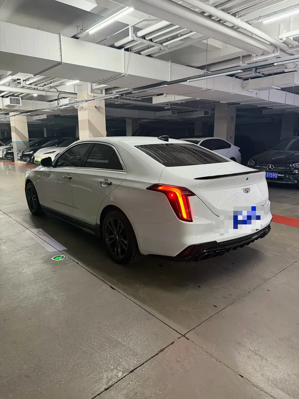 Cadillac CT4 28T luxury model 2022 — миниатюра 4