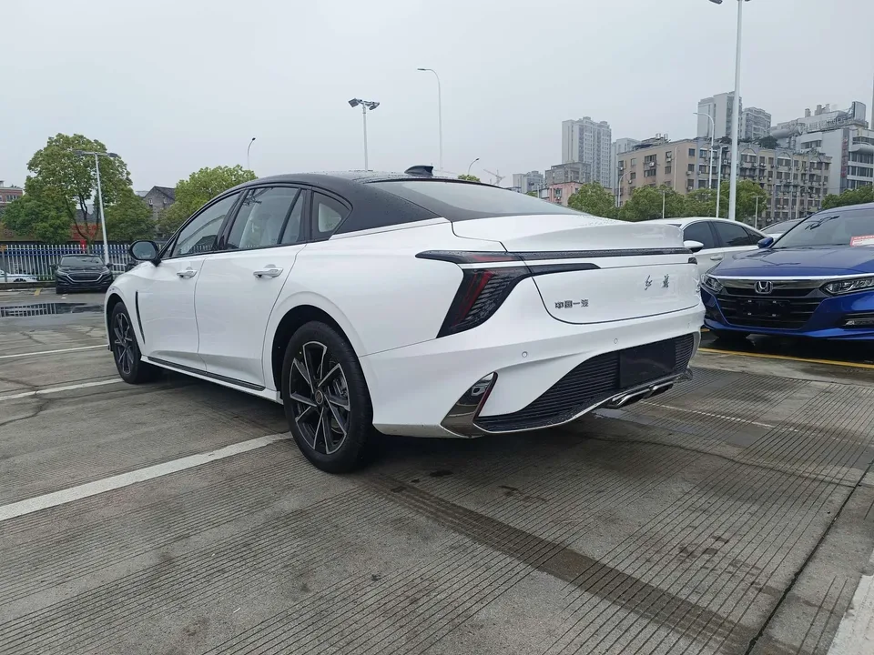 Hongqi H6 2.0T American Edition 2026 — миниатюра 2