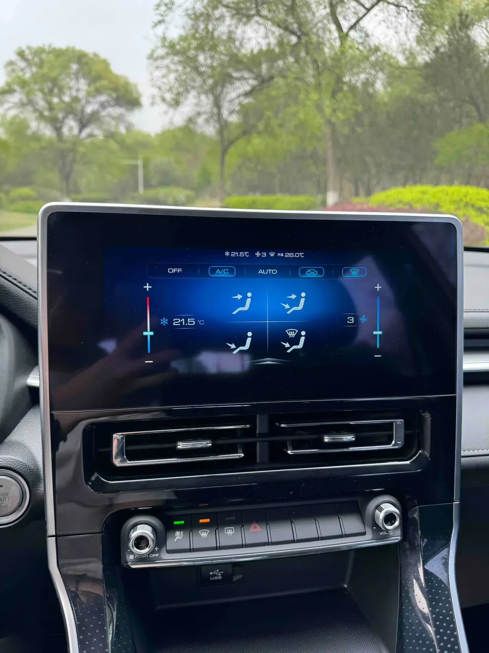 Haval M6 PLUS 1.5T manual luxury smart connected model 2023 — миниатюра 4