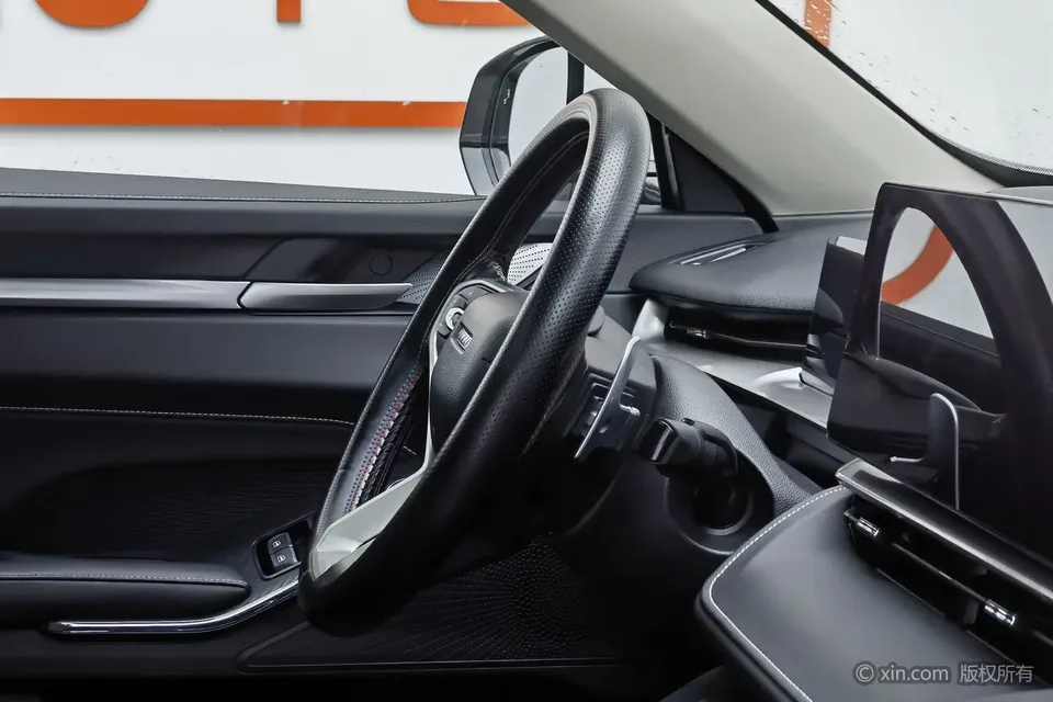 Haval H6 third generation 2.0T automatic two-wheel drive Max version 2023 — миниатюра 2