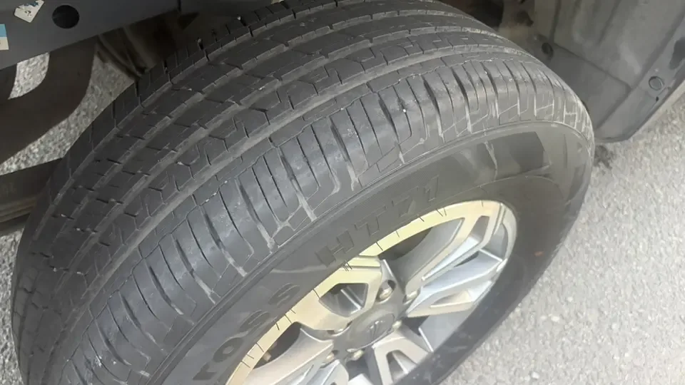 Jiangling Avenue Almighty 2.3T automatic diesel commercial version two-wheel drive standard axle comfort model 2023 — миниатюра 3