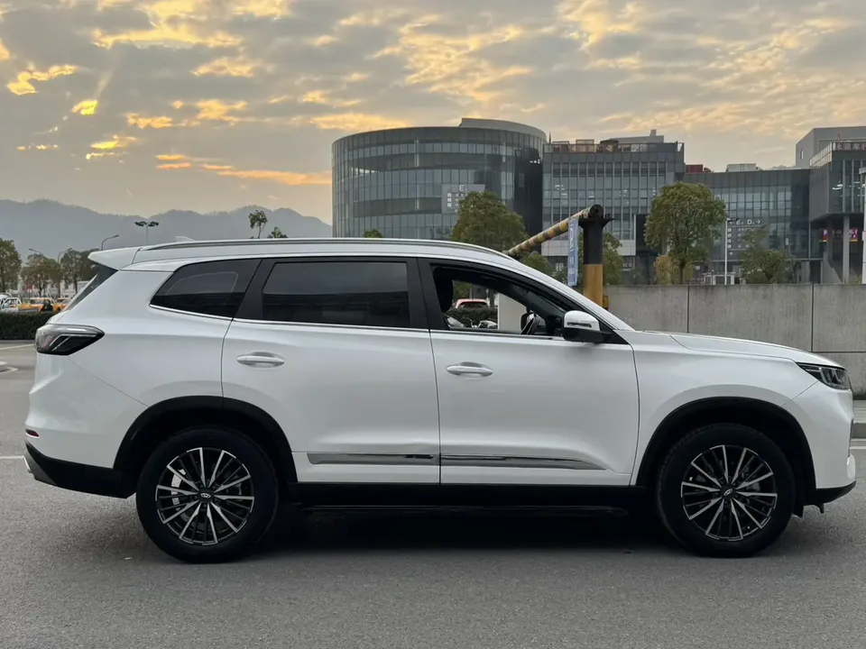 Chery Tiggo 8 PLUS Kunpeng e+ model 1.5T Urban e+ 2022 — миниатюра 2