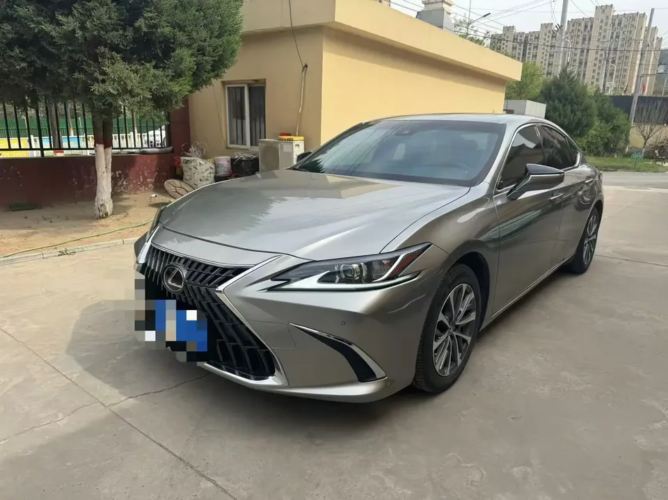 Lexus ES 2023