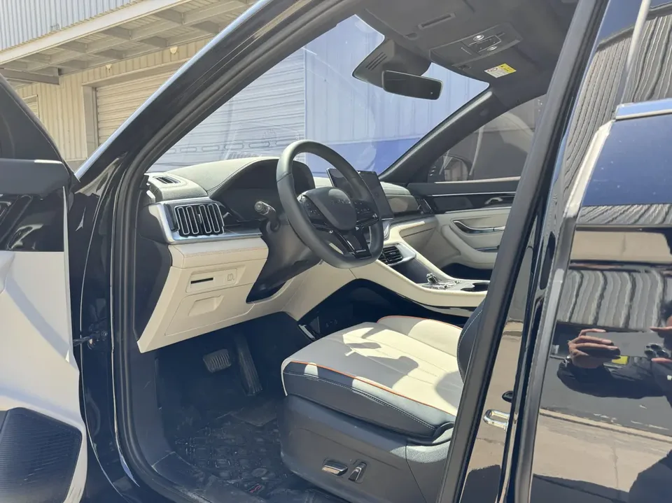 BYD Song PLUS DM DM-i Honor Edition 110KM Flagship PLUS 2024 — миниатюра 4