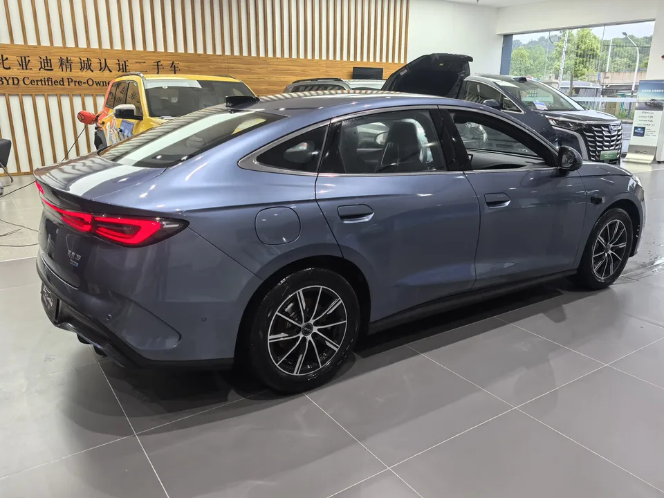 BYD Seal 06DM Intelligent Driving Edition DM-i 120KM Premium Edition 2025 — миниатюра 4