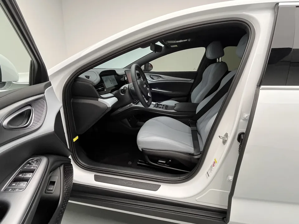 BYD Seal DM Honor Edition DM-i 1.5L 121KM Luxury Model 2024 — миниатюра 4