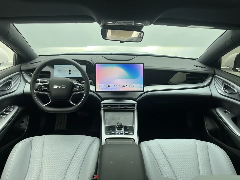 BYD Seal DM Honor Edition DM-i 1.5L 121KM Luxury Model 2024 — миниатюра 5