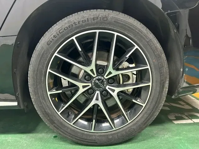 BYD Seal DM Honor Edition DM-i 1.5L 121KM Luxury Model 2024 — миниатюра 3
