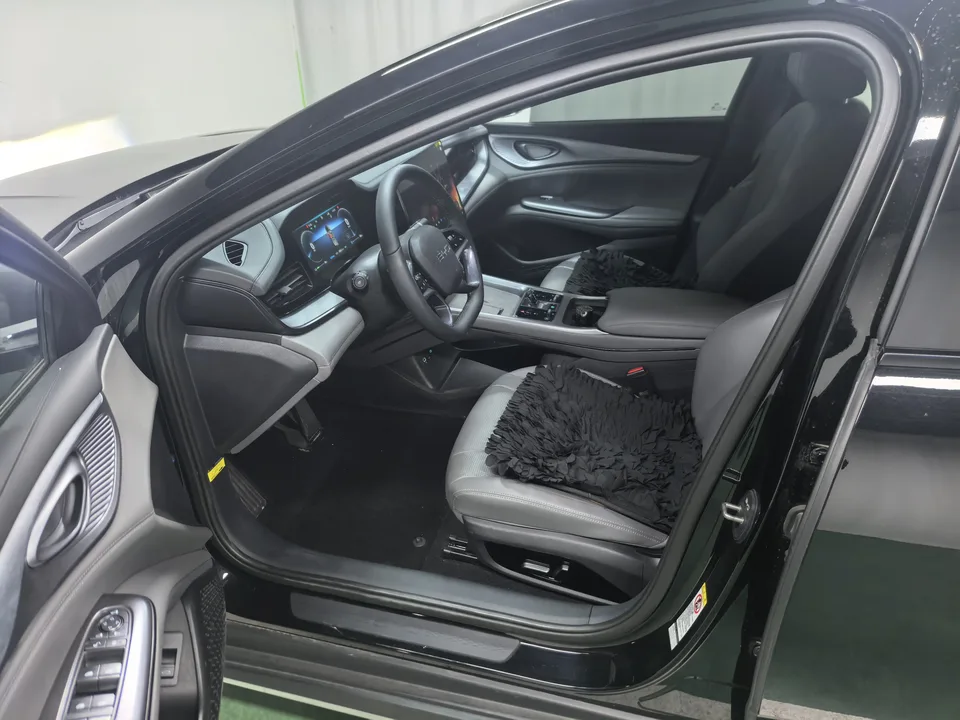 BYD Seal DM Honor Edition DM-i 1.5L 121KM Luxury Model 2024 — миниатюра 5
