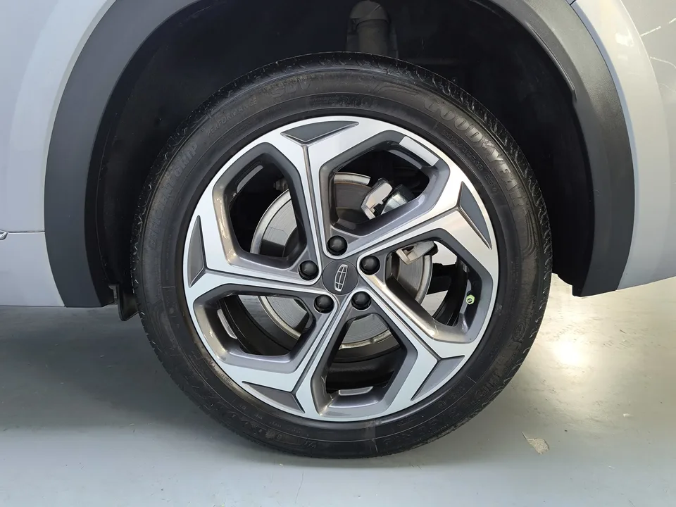 Geely Monjaro Xingyue L 2024 2.0TD High Power Automatic 2WD Yunqi Edition 2024 — миниатюра 2