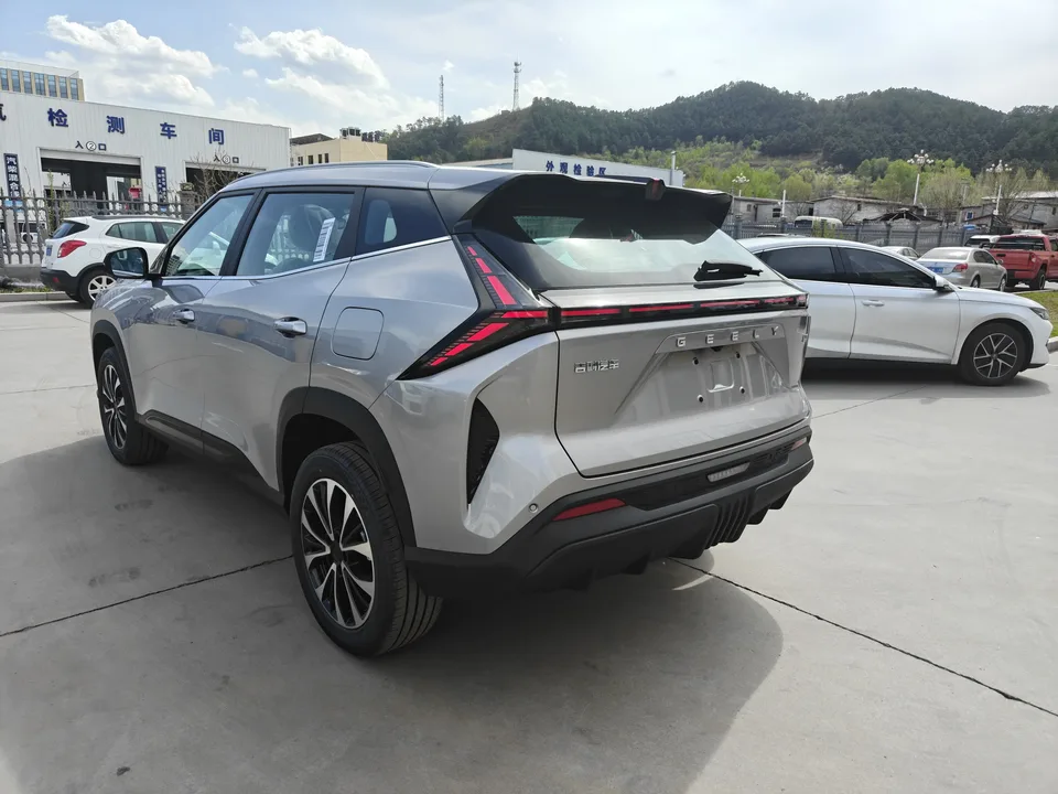 Geely Atlas Boyue 2026 1.5TD Yearning 2026 — миниатюра 4