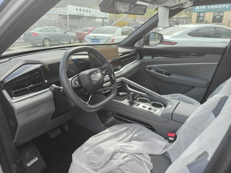 Geely Atlas Boyue 2026 1.5TD Yearning 2026 — миниатюра 5