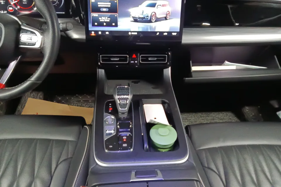 GAC Trumpchi GS8 Trumpchi GS8 2022 Pilot Series 2.0TGDI 2WD luxury smart connected version 7 seats 2022 — миниатюра 4