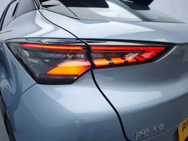 Changan UNI-T second generation 1.5T flagship model 2023 — миниатюра 4