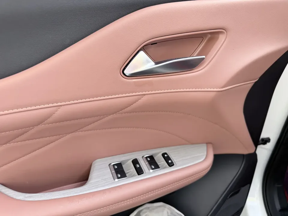 Changan UNI-Z PHEV Blue Whale iDD 125KM Excellence Edition 2025 — миниатюра 5
