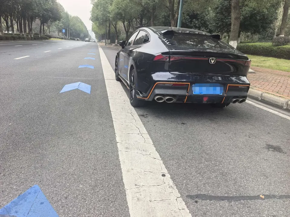 Changan UNI-V 2.0T Fengsu Edition 2023 — миниатюра 4