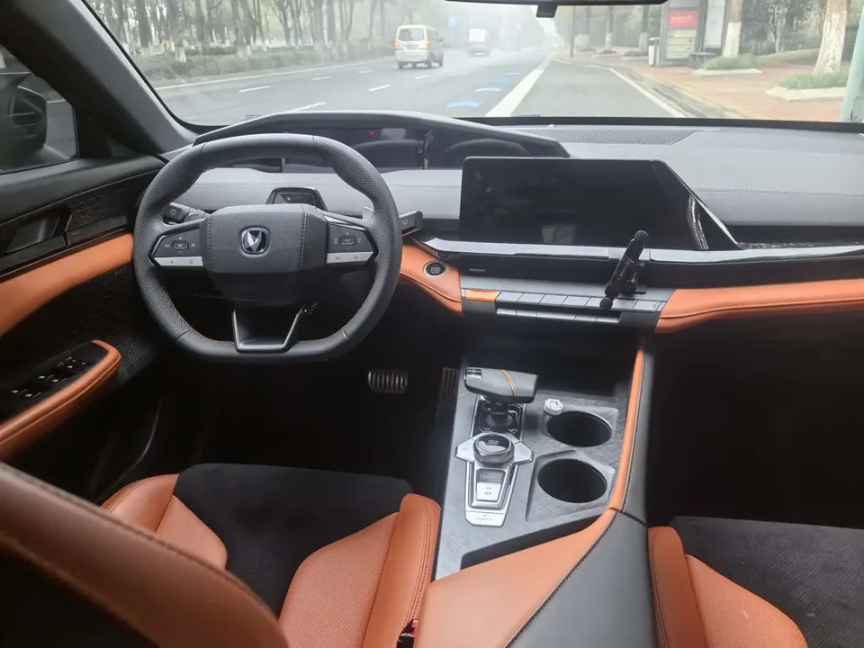 Changan UNI-V 2.0T Fengsu Edition 2023 — миниатюра 5