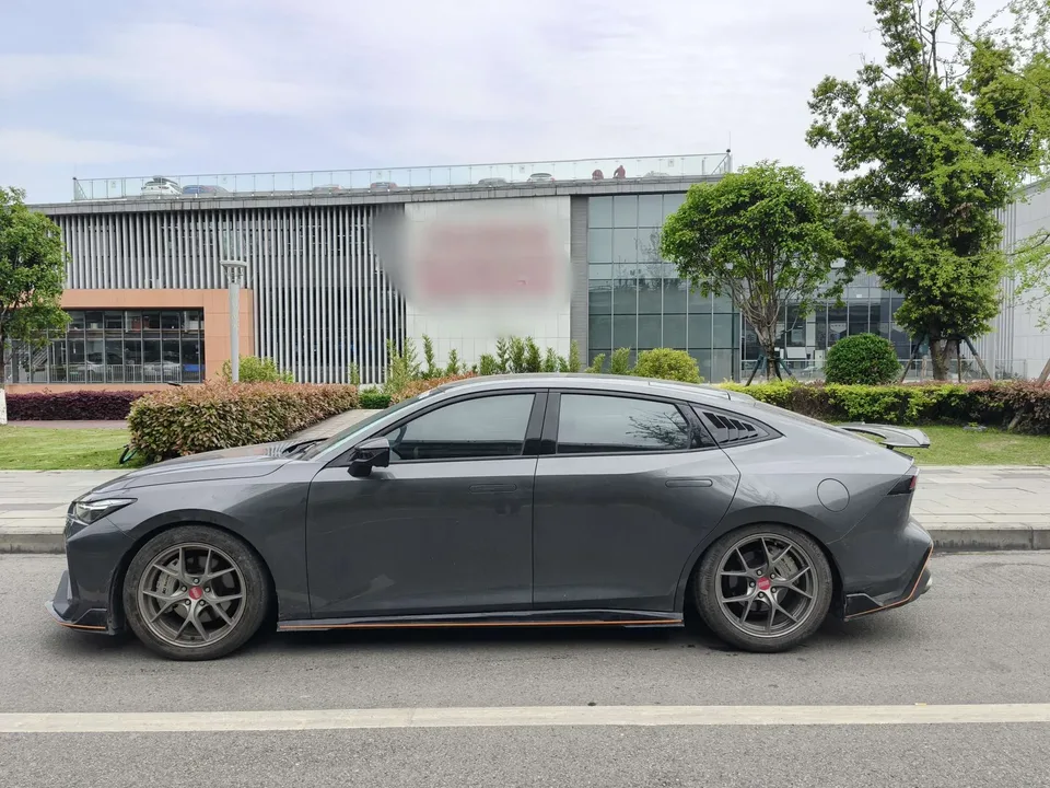Changan UNI-V 2.0T Speed Edition 2022 — миниатюра 4