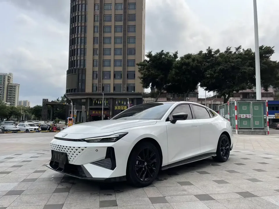 Changan UNI-V 2025