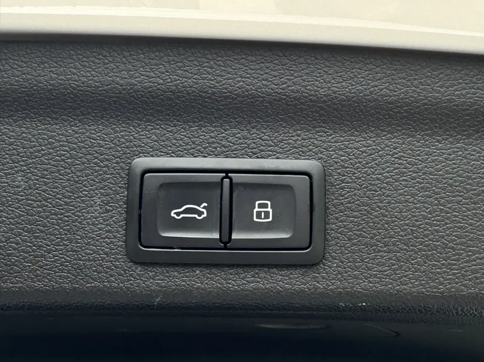 Audi Q3 Audi Q3 2023 35 TFSI Fashionable and Dynamic 2023 — миниатюра 3