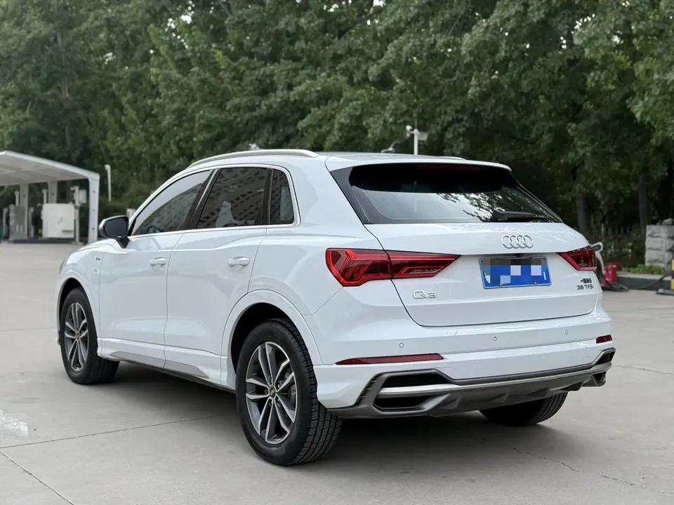 Audi Q3 Audi Q3 2023 35 TFSI aggressive and dynamic model 2023 — миниатюра 4