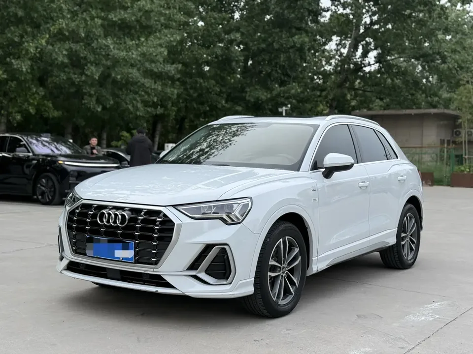 Audi Q3 Audi Q3 2023 35 TFSI aggressive and dynamic model 2023 — фото 1, купить с доставкой в Москву