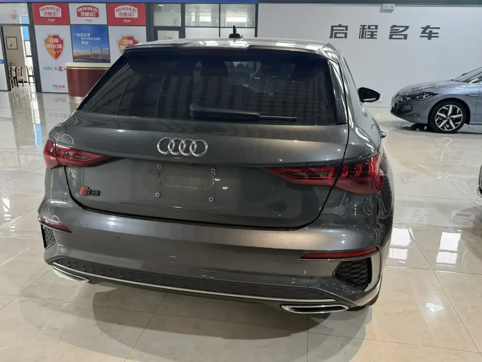 Audi A3 Sportback 35 TFSI stylish and sporty 2023 — миниатюра 2