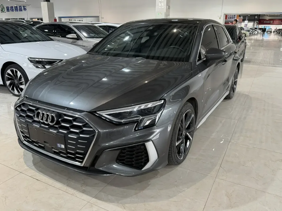 Audi A3 Sportback 35 TFSI stylish and sporty 2023 — фото 1, купить с доставкой в Москву