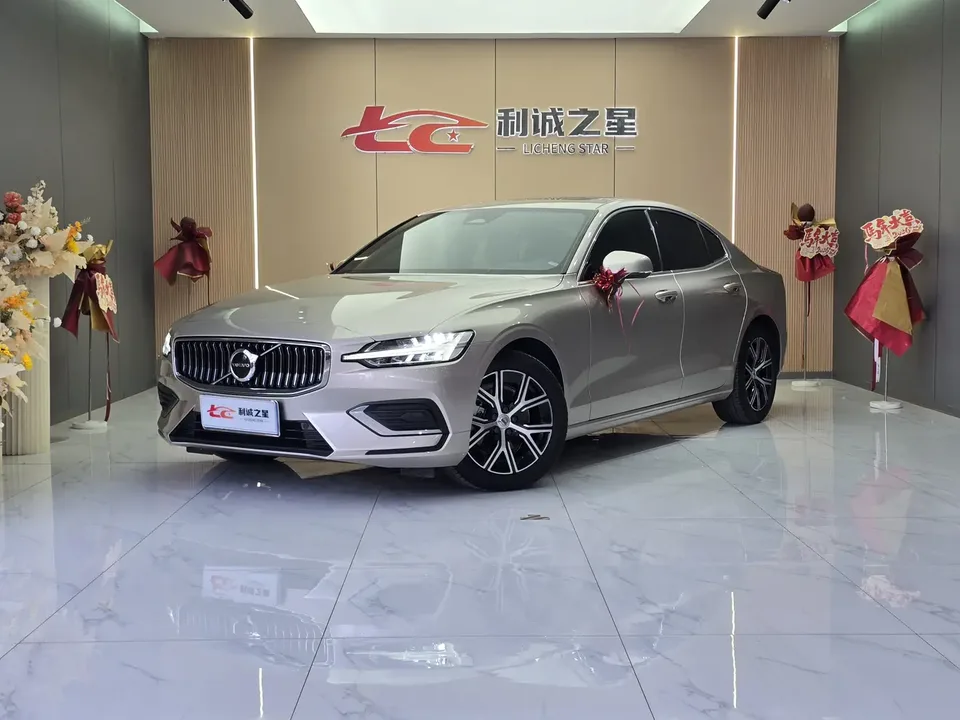 Volvo S60 2023