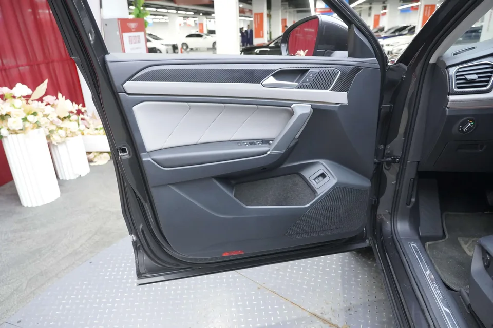 Volkswagen Tayron Tanyue 2024 330TSI 2WD Luxury Plus Advanced Edition 2024 — миниатюра 3