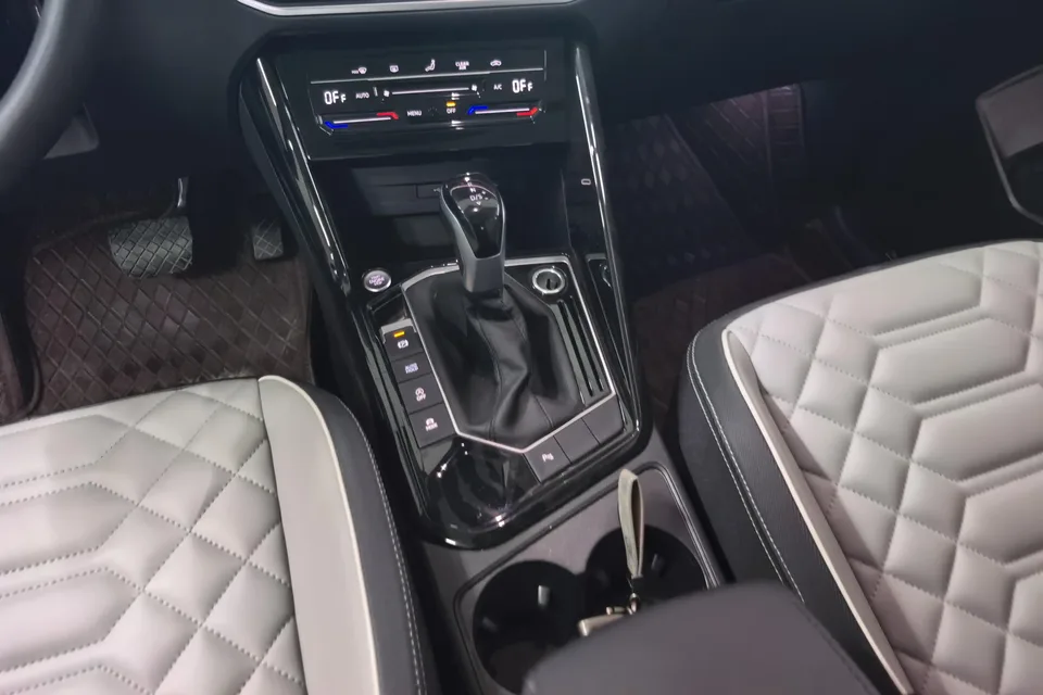 Volkswagen Tayron Tanyue 2024 300TSI 2WD Luxury Plus Advanced Edition 2024 — миниатюра 4
