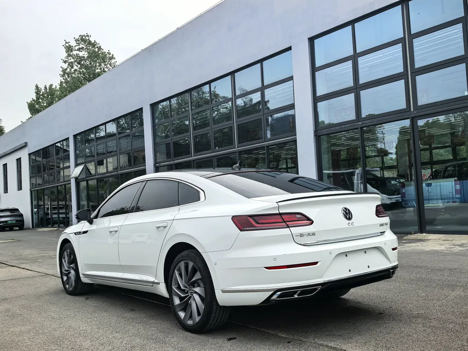 Volkswagen Arteon 380TSI eye-catching model 2025 — миниатюра 4