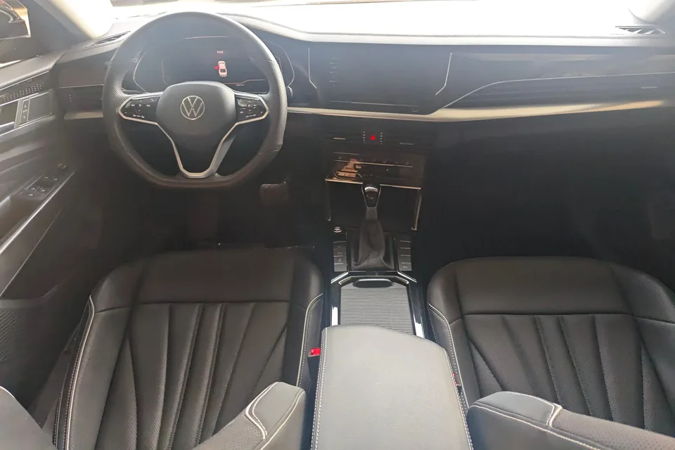 Volkswagen Passat Outstanding Model 380TSI Longteng Edition 2024 — миниатюра 3