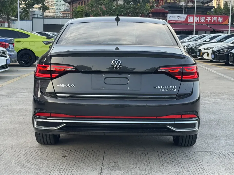 Volkswagen Sagitar 2023 Sagitar 300TSI DSG Excellence Edition 2023 — миниатюра 5