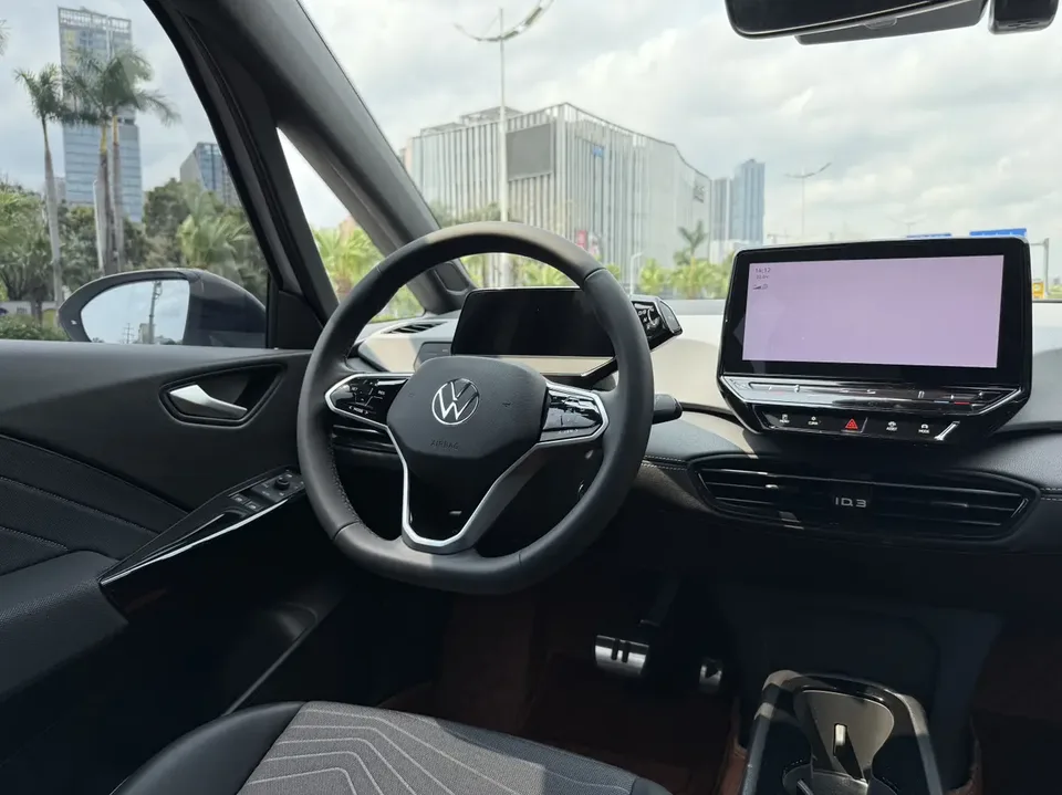Volkswagen ID.3 Pure Smart Edition 2024 — миниатюра 3