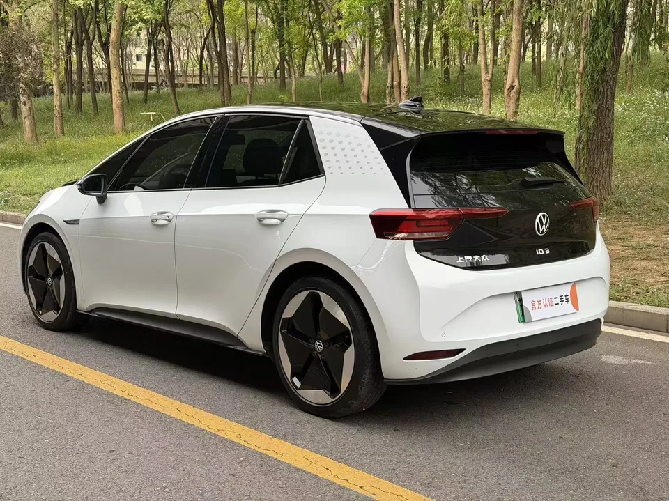 Volkswagen ID.3 Extremely Intelligent Edition 2022 — миниатюра 4