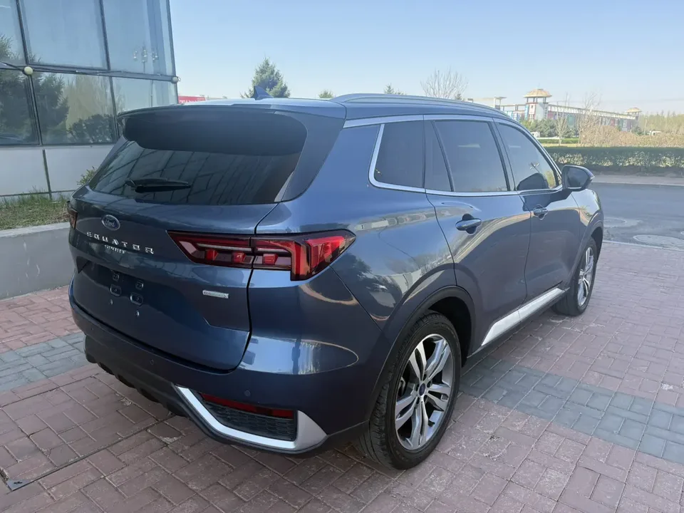 Ford Equator Sport EcoBoost 170 Premium Edition 2023 — миниатюра 2