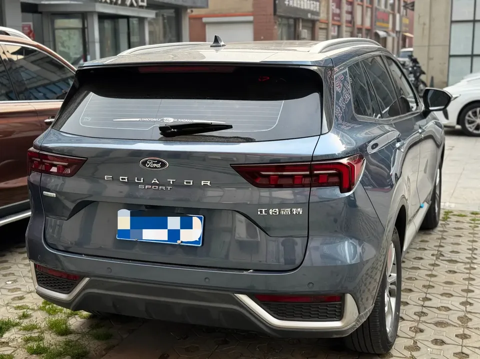 Ford Equator Sport EcoBoost 170 Platinum Edition 2022 — миниатюра 4